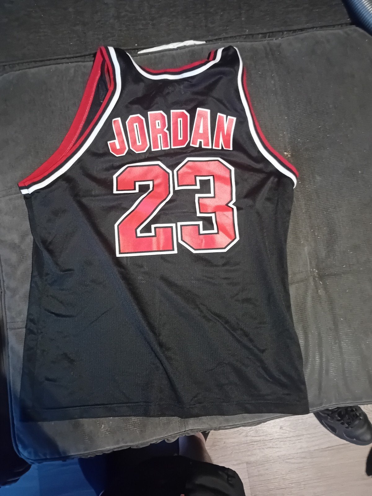 Maillot Chicago bulls numero 23 Michael Jordan original neuf, Antiek en Kunst, Antiek | Kleding en Textiel