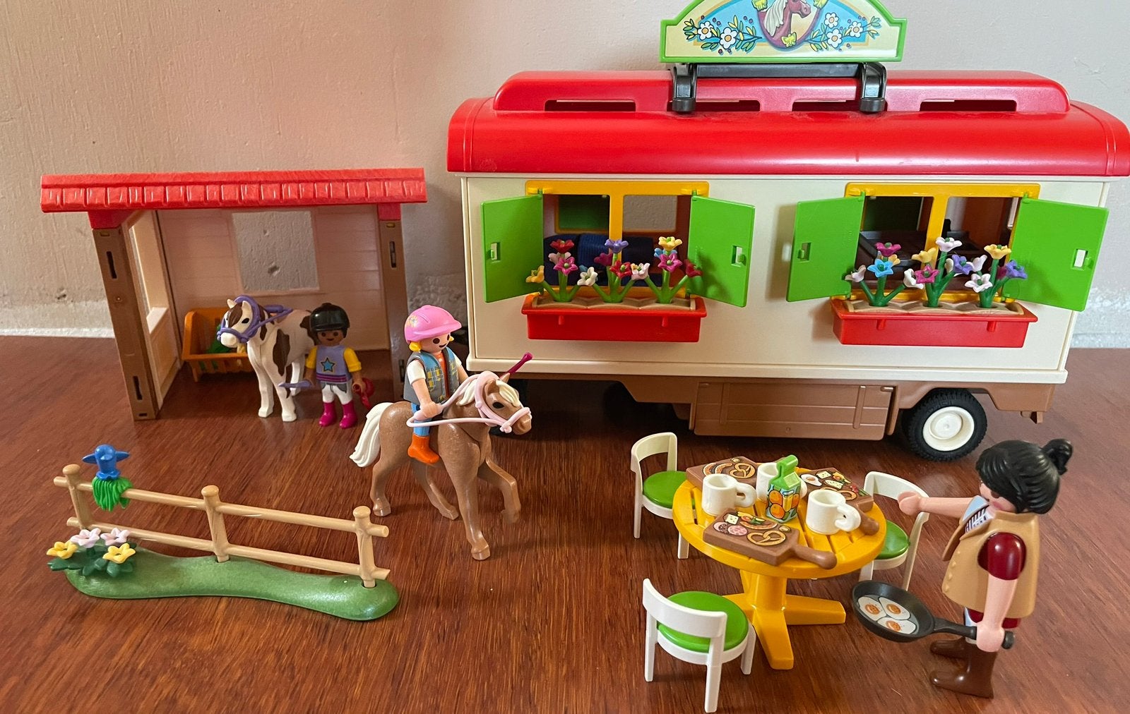 Grote playmobil paarden set met wagen en stal, Verzamelen, Ophalen of Verzenden, Gebruikt