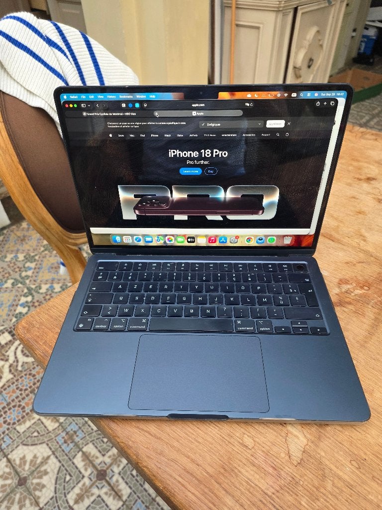 MacBook Air M3 13" (2024) - 8 Go/256 Go - 97 % de batterie, 256 GB, Azerty, 8 GB, 13 pouces