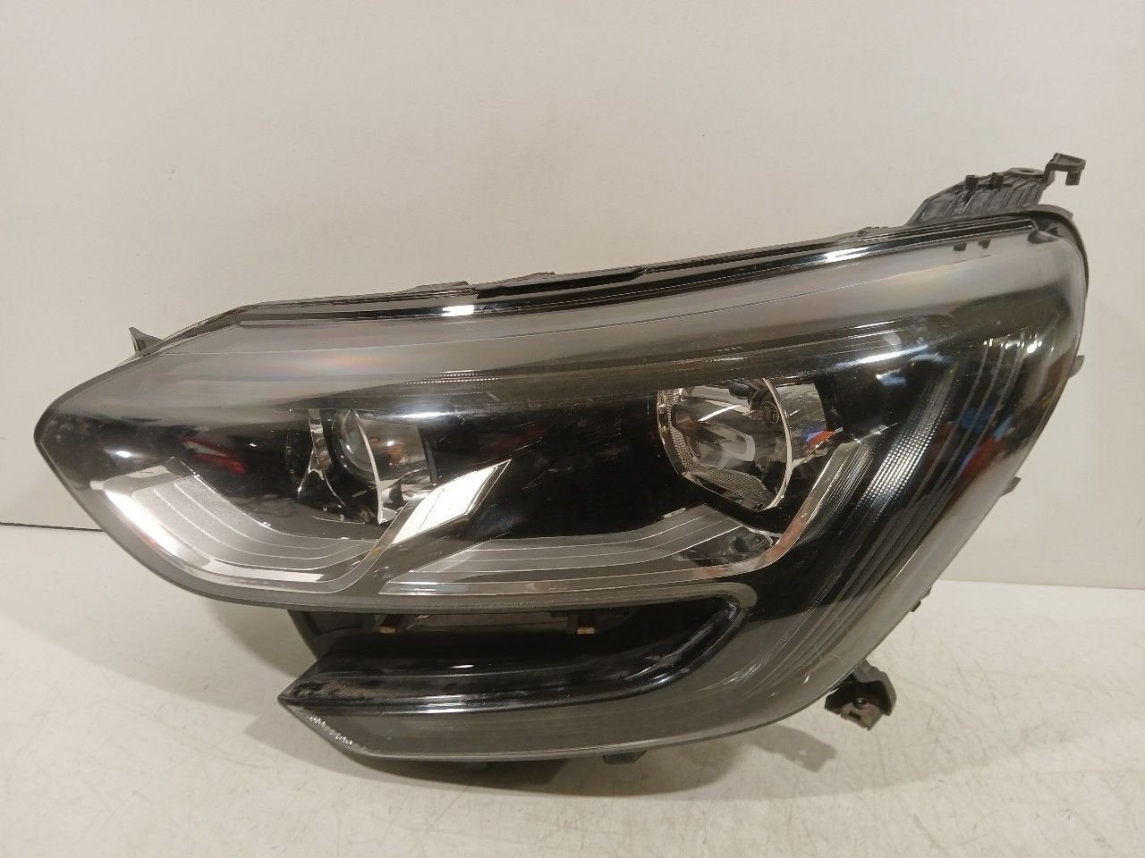 Koplamp links Renault Mégane, Auto-onderdelen, Onderdelen@venauto.nl, Van der Ven Autorecycling B.V., Gebruikt, Ettenseweg 76, 4706 PB Roosendaal, The Netherlands