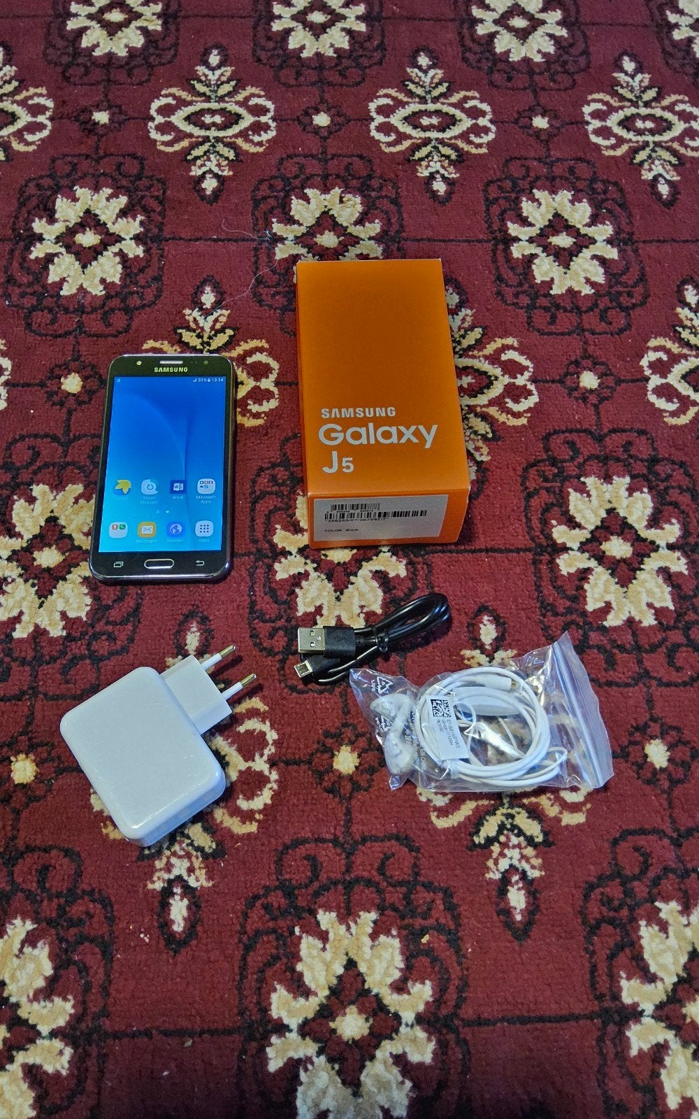 Smartphone Samsung Galaxy J5, presque neuf avec accessoires, Enlèvement ou Envoi