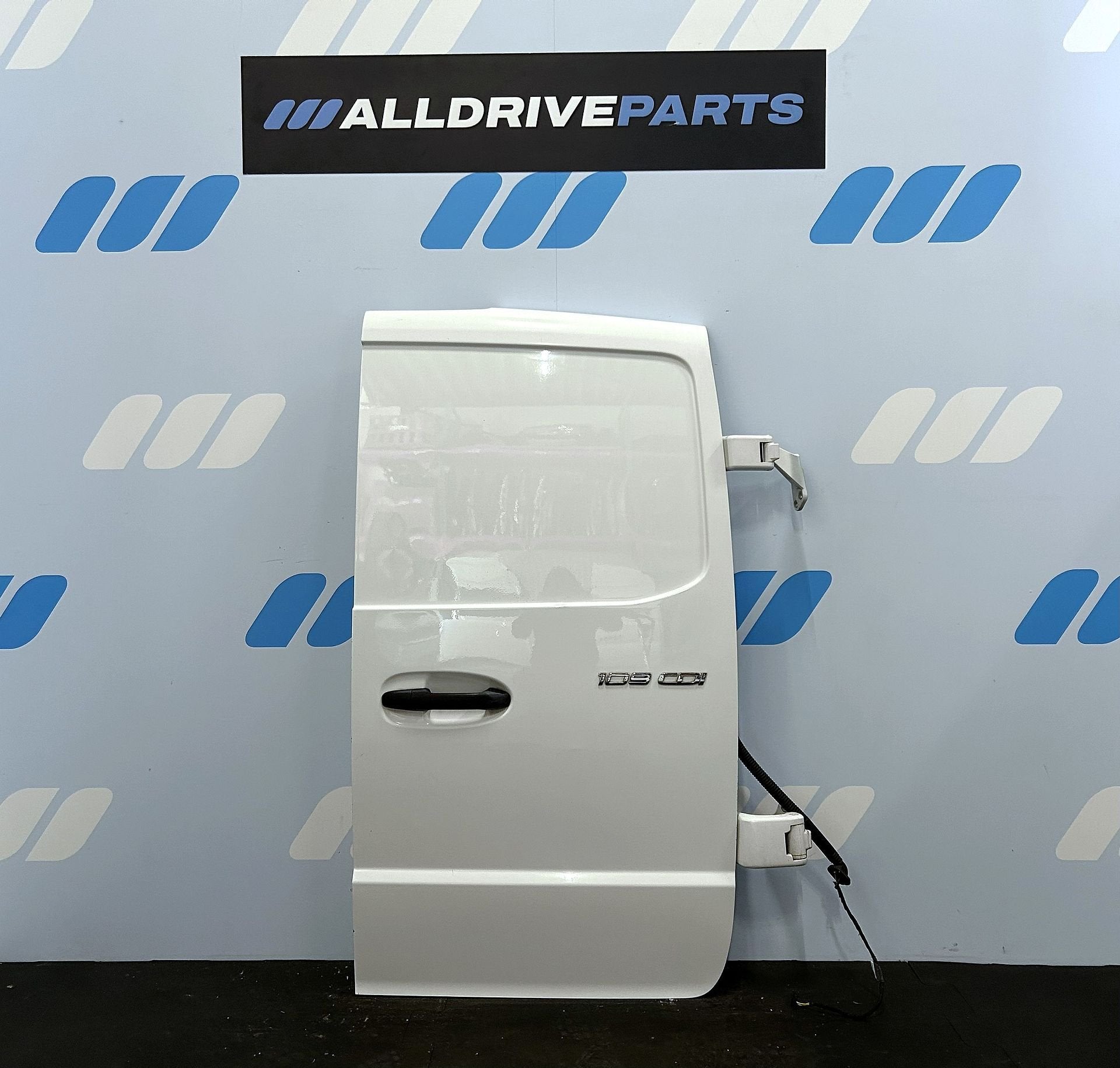 Mercedes Vito W447 porte arrière droite blanche A4477402800, Autos : Pièces & Accessoires, Arrière, -, Haillon arrière, Utilisé