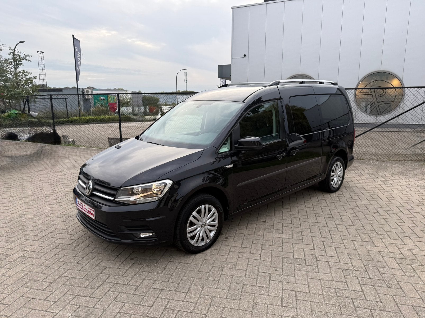 VW Caddy Maxi DSG dubbel cabine/lichte vracht 5zitplaatsen, Auto's, Automaat, Volkswagen, Zwart, 5 deurs