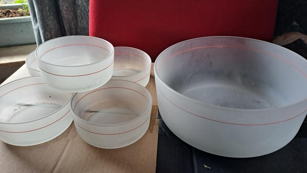 1 grote glazen kom en 5 kleine kommetjes 7, Huis en Inrichting, Ophalen