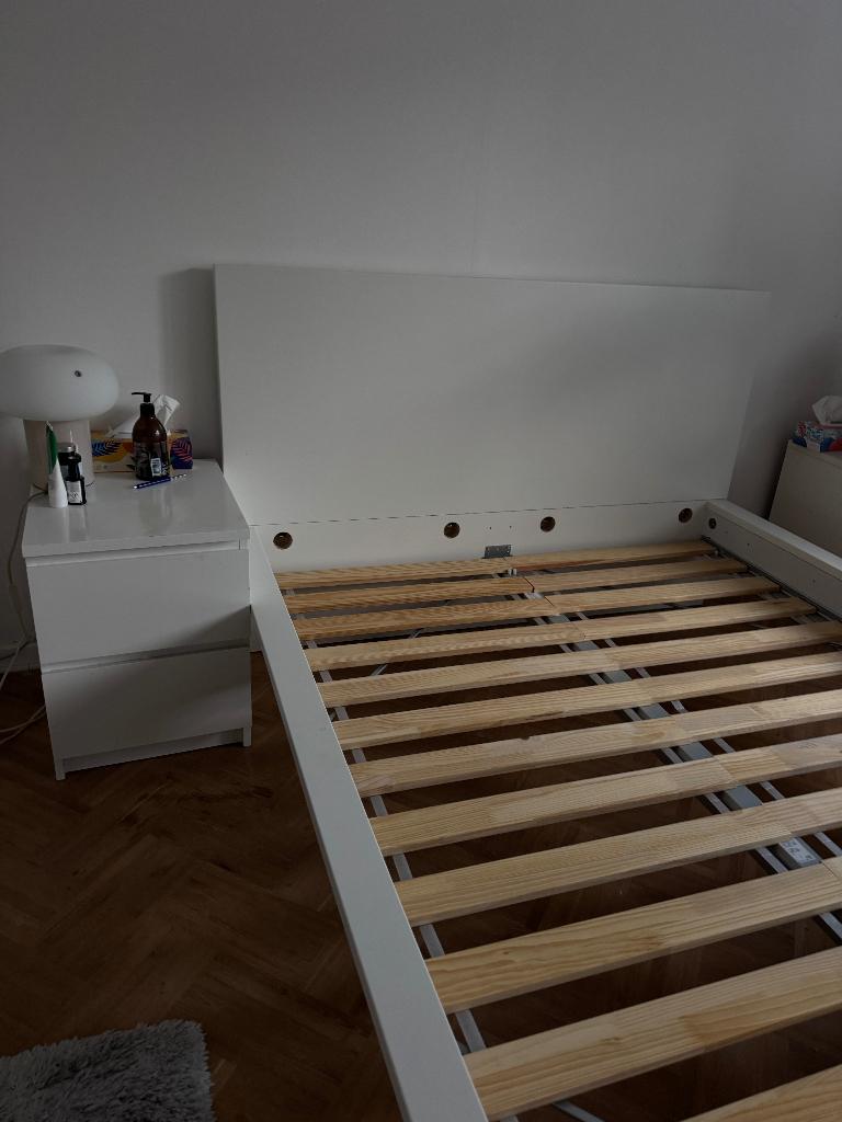 WIT BED, Huis en Inrichting, Ophalen, Wit, 140 cm, Zo goed als nieuw