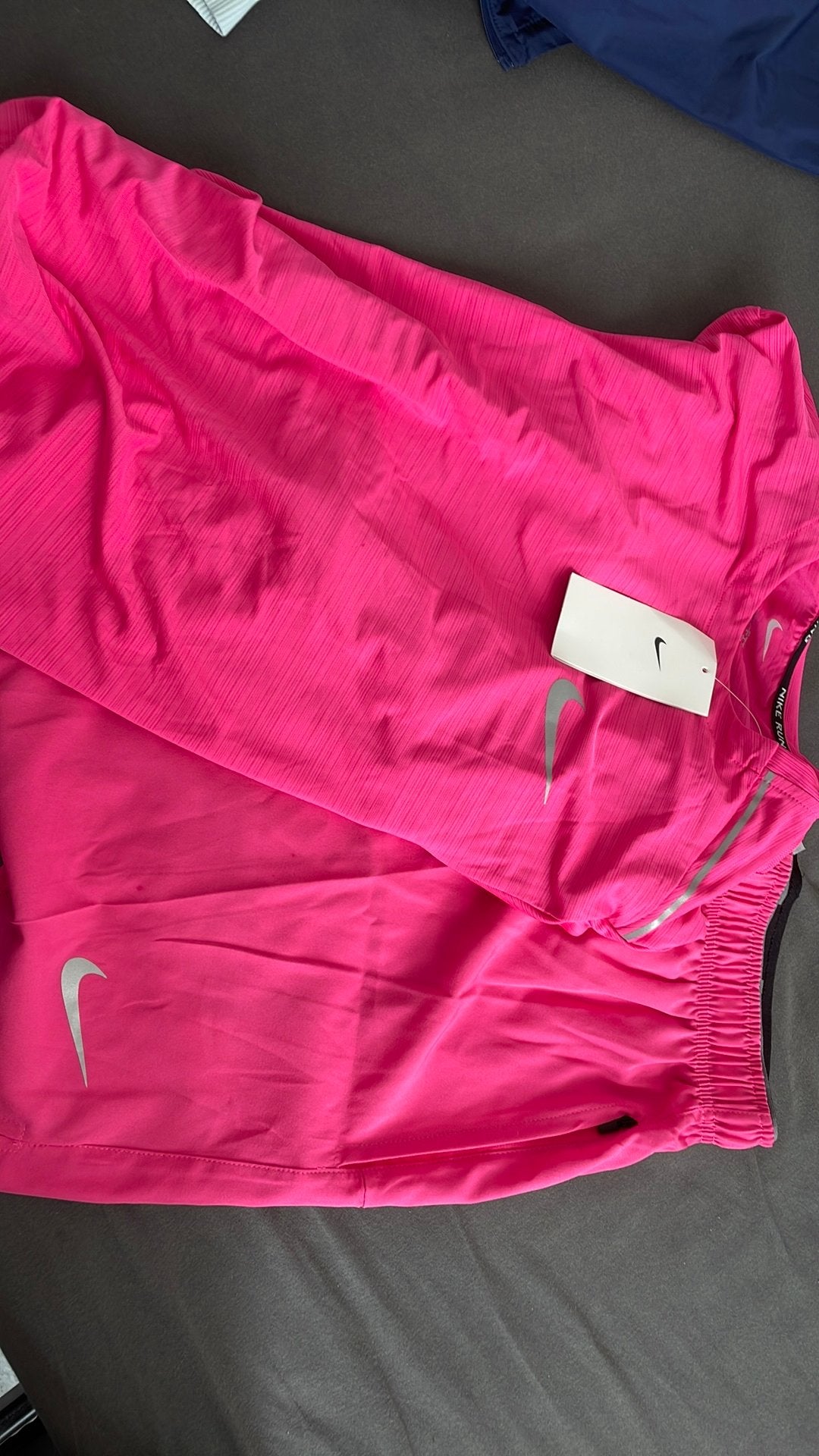 Ensemble nike rose, Neuf, Taille 38/40 (M), Enlèvement ou Envoi, Rose