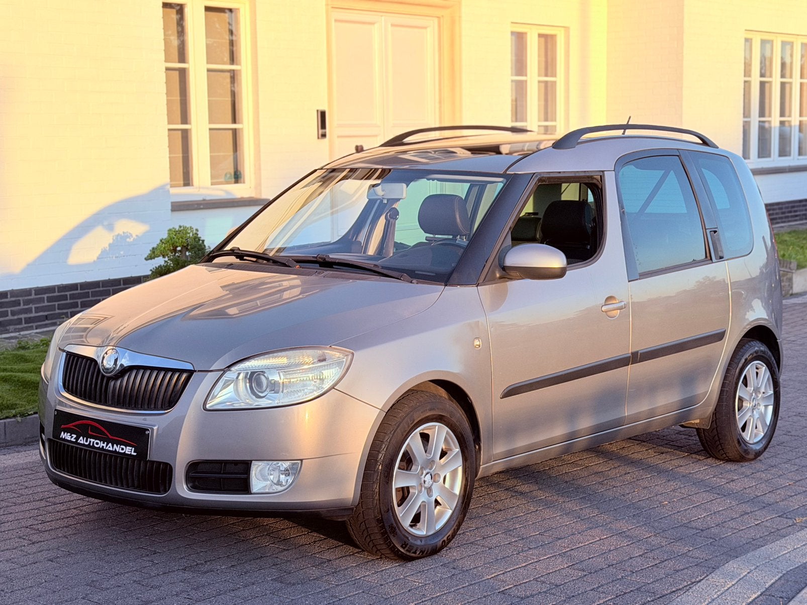 Skoda Roomster 1.6i Benzine * Automaat * Pano dak * Leder, Auto's, Automaat, Monovolume, Bruin, 1600 cc