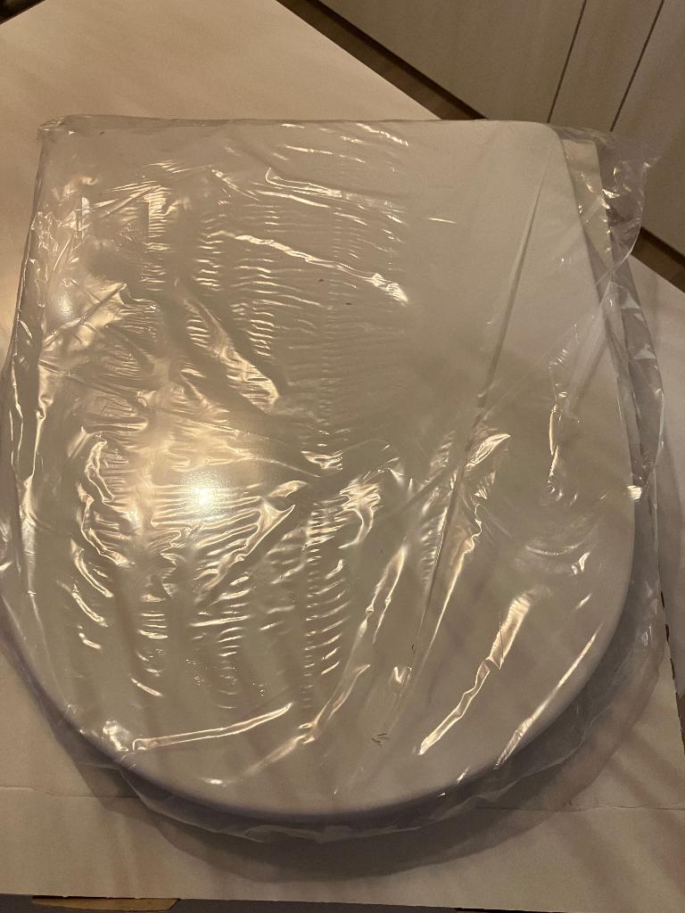 Toiletbril merk Villeroy & Boch NIEUW wit, Doe-het-zelf en Bouw, Sanitair, Ophalen, Nieuw, Toilet