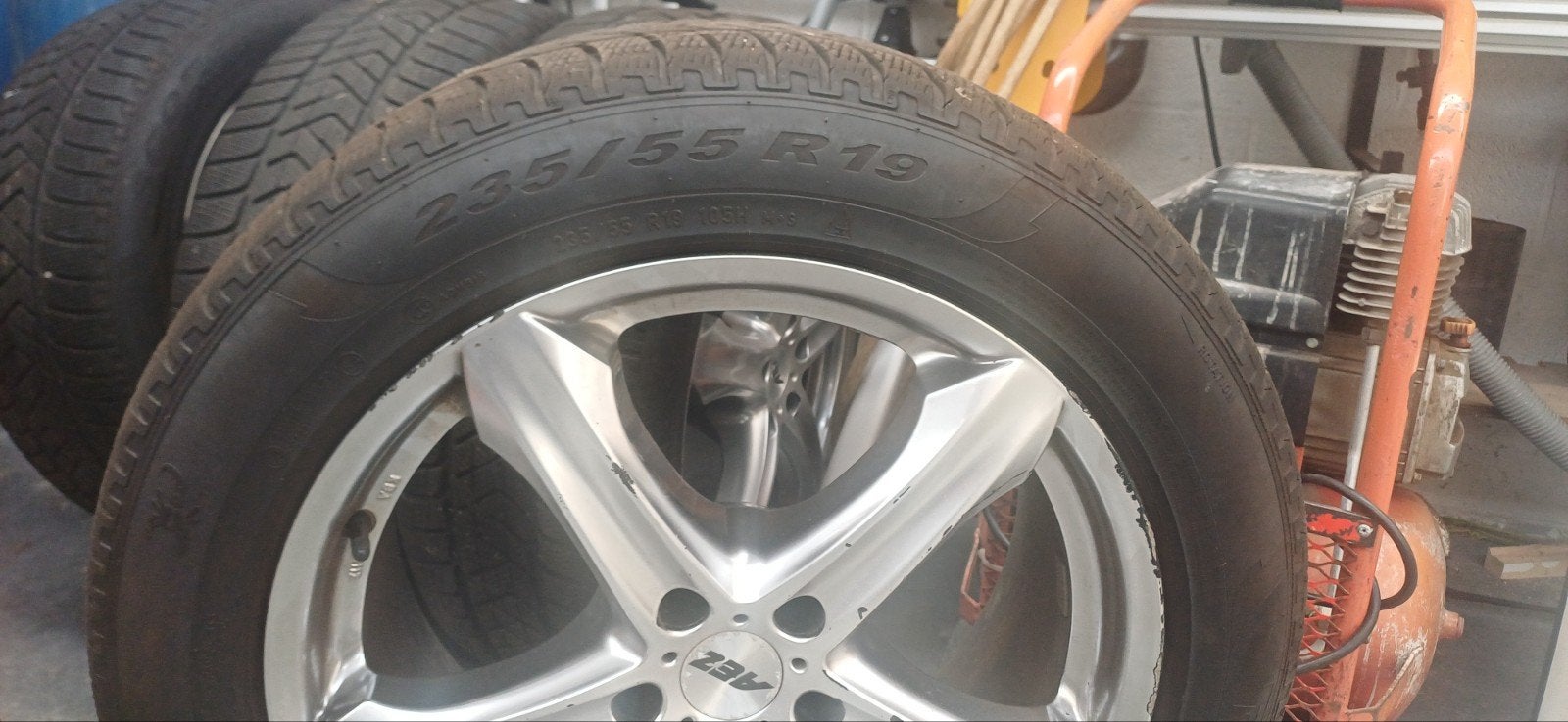 Winterbanden pirelli scorpio 235,55,19. Met velgen, Auto-onderdelen, Ophalen