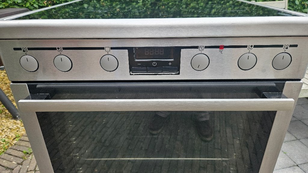cuisinière, Classe énergétique A ou plus économe, 85 à 90 cm, 4 zones de cuisson, Enlèvement