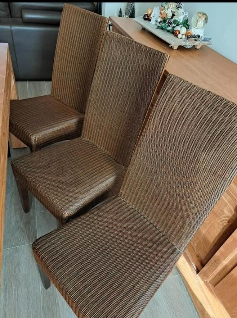 Eetkamerstoelen, Enlèvement