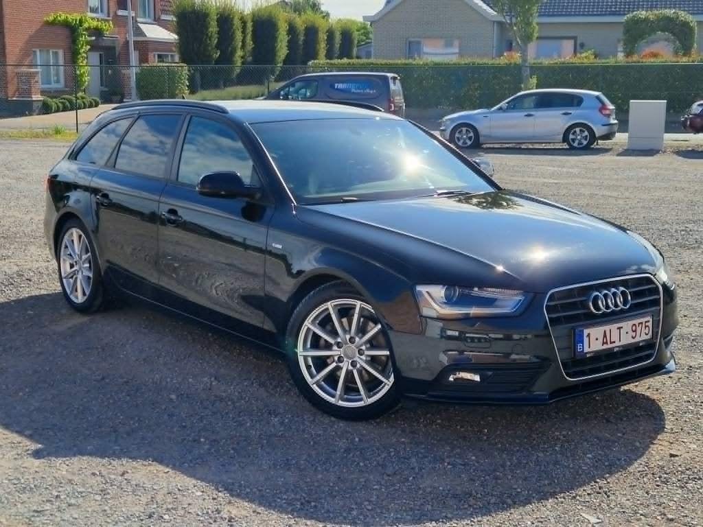 Audi a4 b8 S-line, Voorwielaandrijving, Zwart, 5 deurs, Particulier