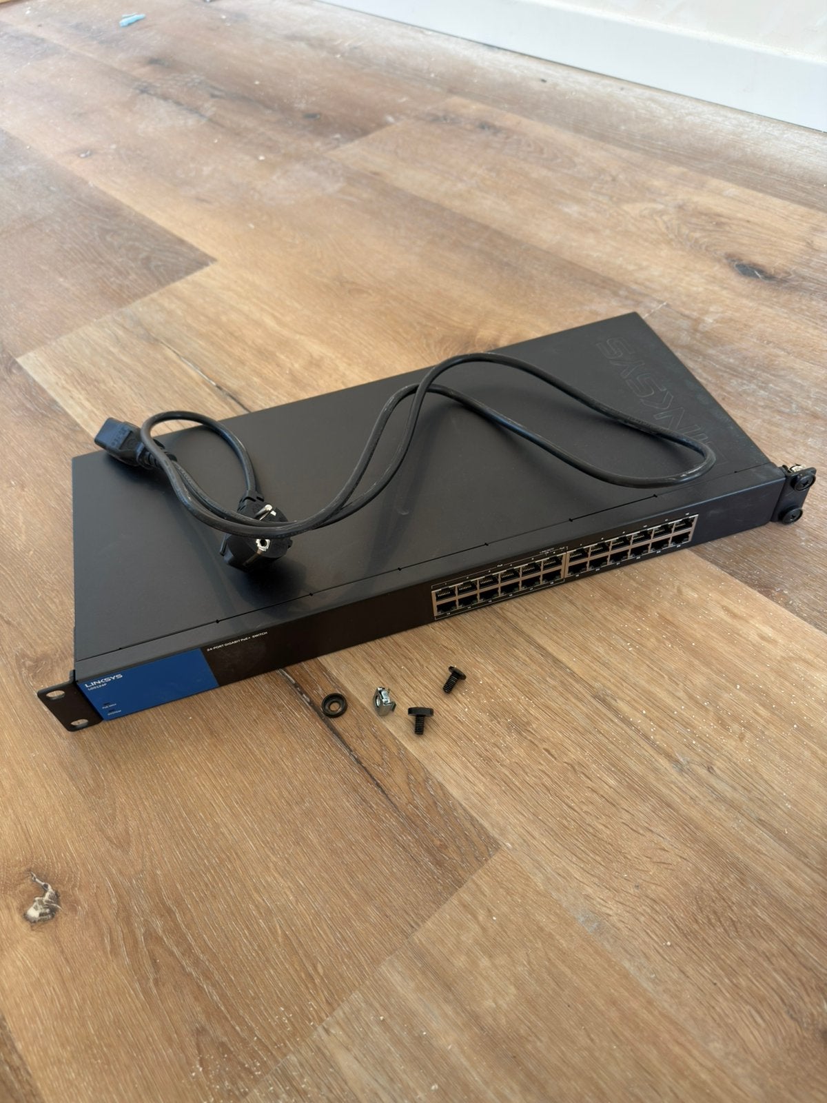 Linksys LGS124P 24-poorts Gigabit PoE+ switch, Enlèvement, Comme neuf
