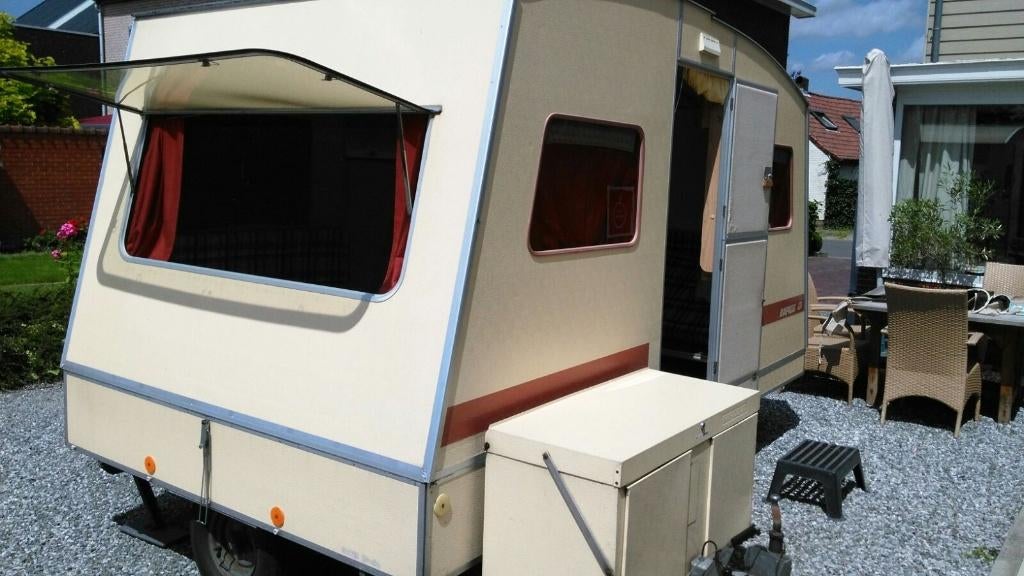 Rapido Confort Caravan, Caravans en Kamperen, Treinzit, 500 - 750 kg, Omvormbare zithoek, Tot en met 4