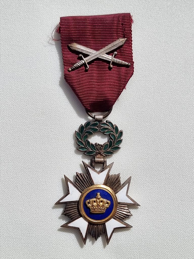 Ridderkruis in de Kroonorde met zwaarden, Verzamelen, Ophalen of Verzenden, Overige soorten, Lintje, Medaille of Wings