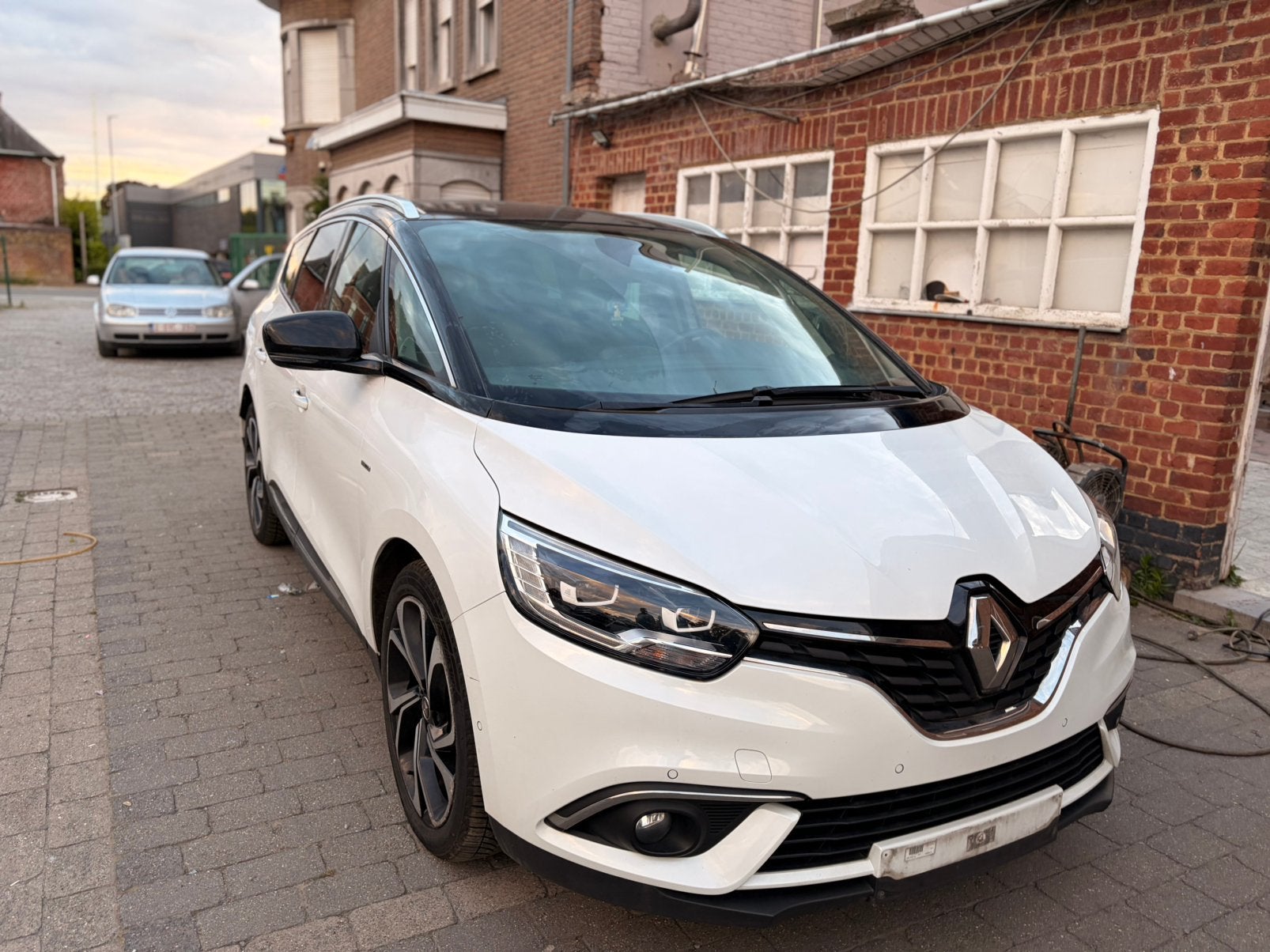 RENAULT SCENIC 1.7 diesel 7 plaats bose opties, Autos, Cuir et Alcantara, Achat, Euro 6, Entreprise