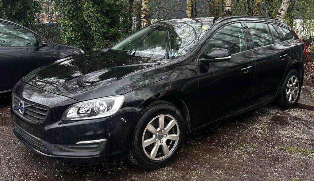 VOLVO V60 2.0 D AUT  2017 / DÉMARRE PAS / PRIX EXPORT:3.000€, Auto's, Volvo, Te koop, Euro 6, https://public.car-pass.be/vhr/575da541-536f-4add-928e-9897a9a50cd3