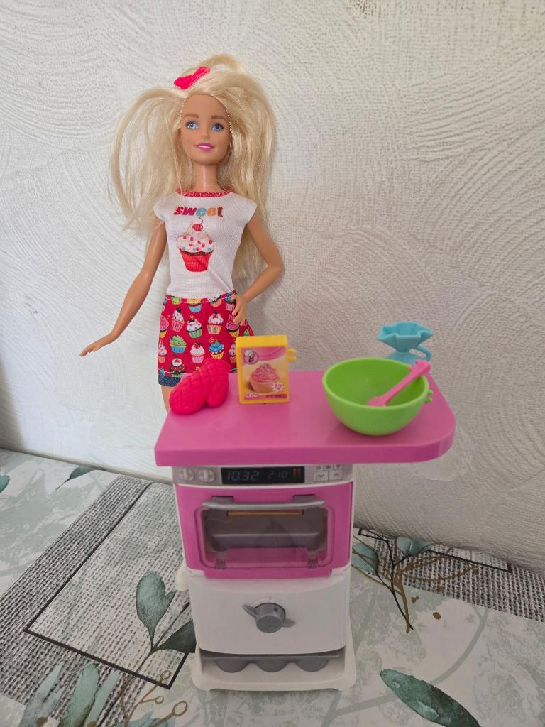 Barbie bakkerij met pop, Kinderen en Baby's, Ophalen, Zo goed als nieuw, Barbie