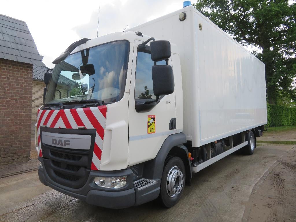 DAF LF210FA - ingericht - 2016 - €6, Achterwielaandrijving, Wit, Bedrijf, Multifunctioneel stuurwiel