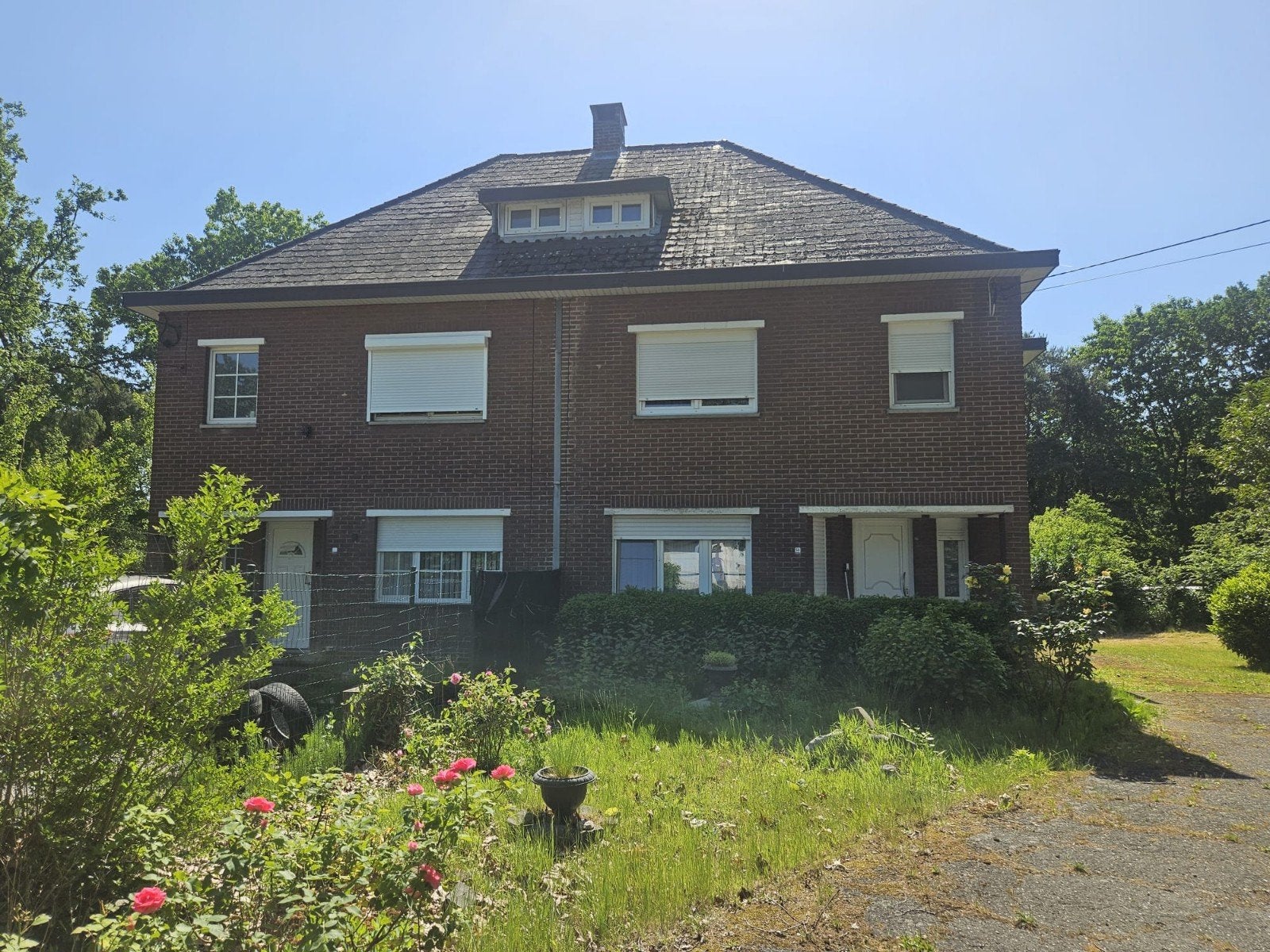 Te koop - halfopen bebouwing met 3 slaapkamers en ruime tuin, Immo, Maisons à vendre, Genk, 1000 à 1500 m², Maison de coin, Ventes sans courtier