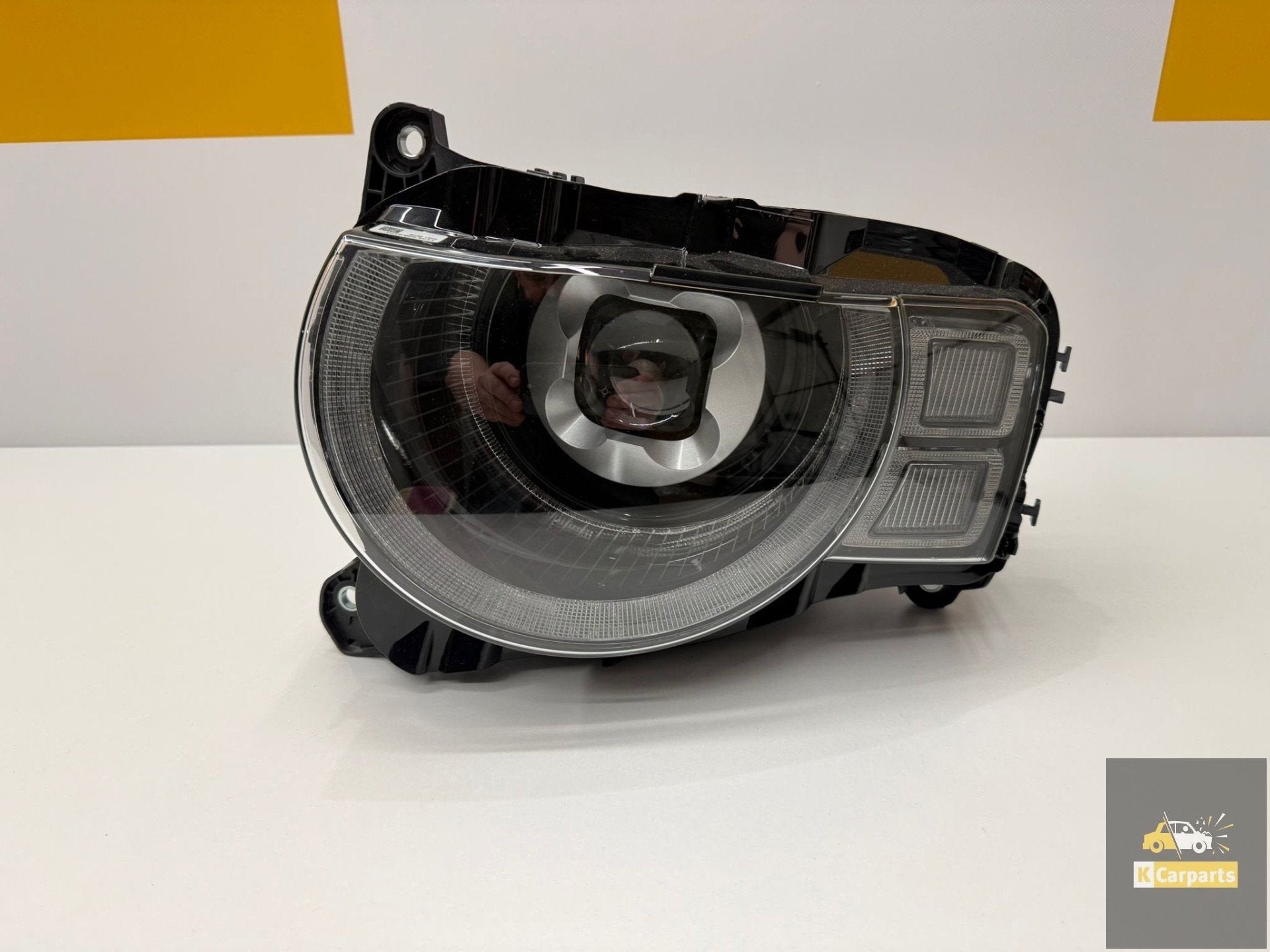 LAND ROVER RANGE DEFENDER L66 LED koplamp links L8B213W030, Dpoffice@jaguarlandrover.com, Abbey Road, Whitley 1
CV3 4LF  Coventry
