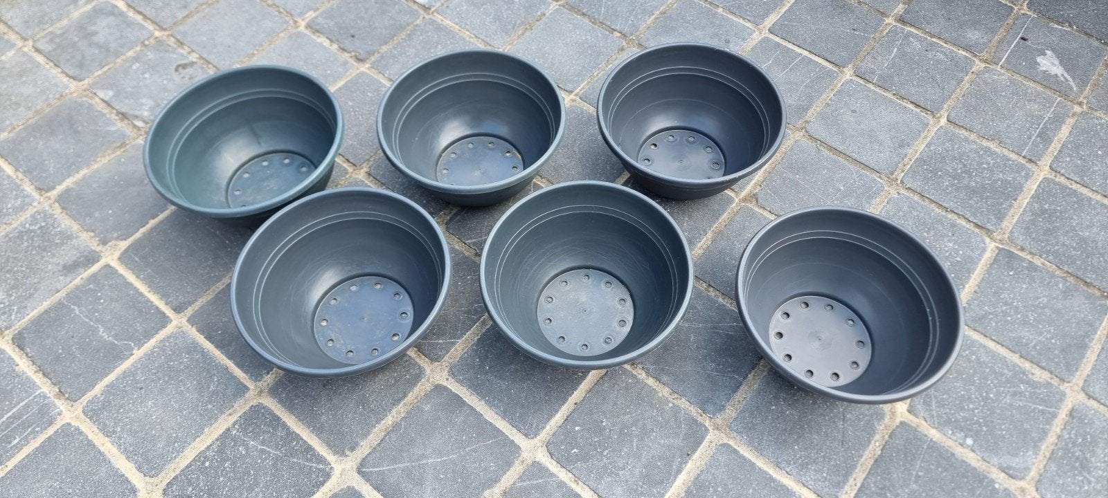 10 ronde plastieken bloempotten, Balcon, Rond, Comme neuf, Synthétique