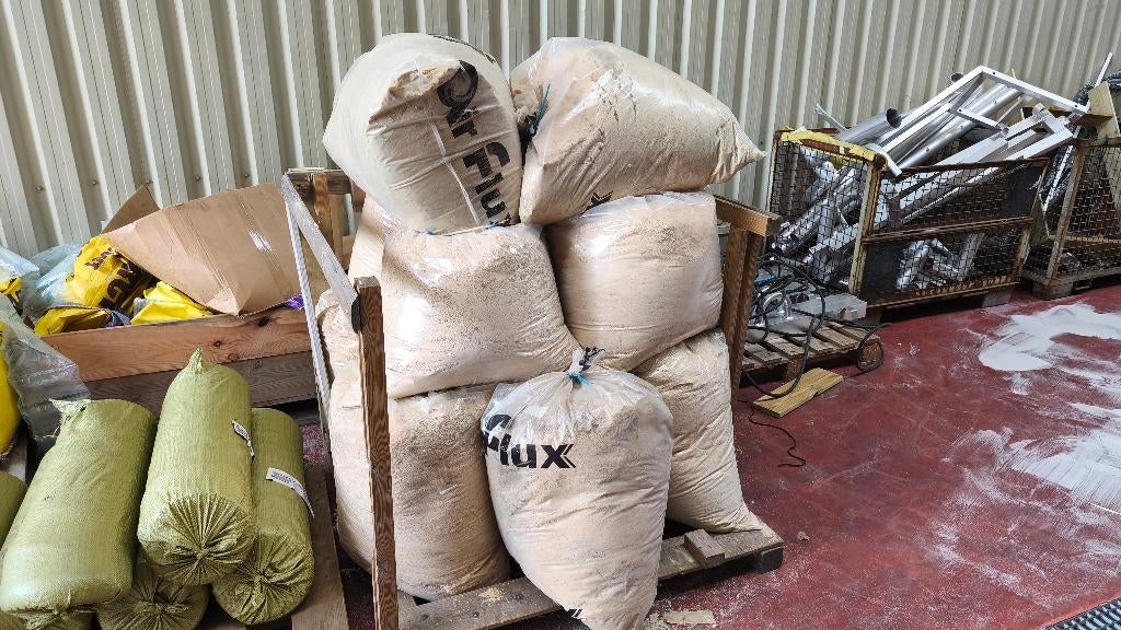 Zaagmeel, zakken van ongeveer 20kg, Dieren en Toebehoren