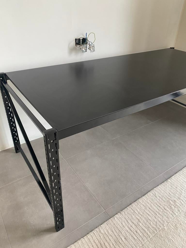 Zwarte bureau of tafel, Ophalen, Zo goed als nieuw, Zwart, Hout
