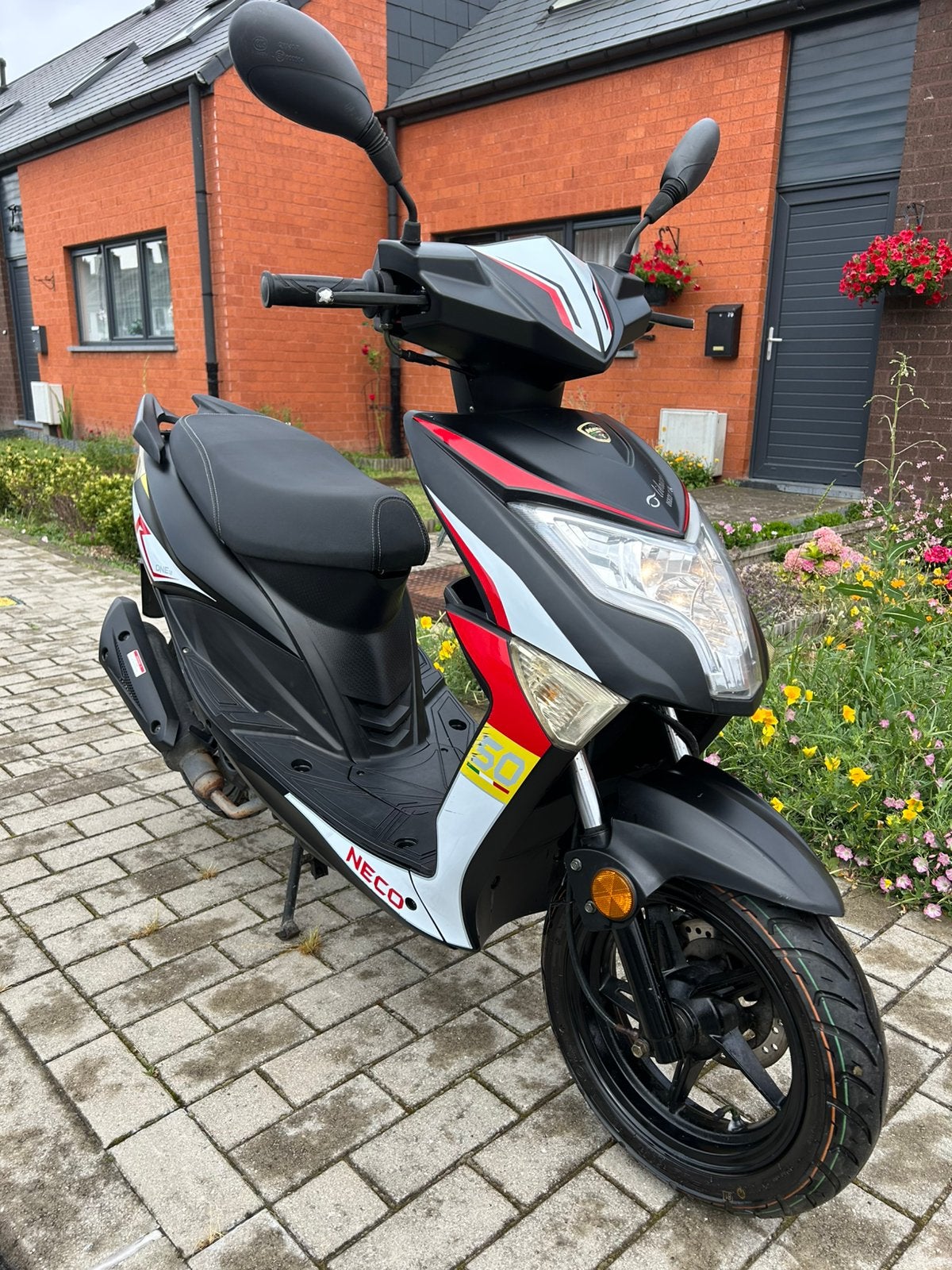 Scooter Neco One 12 classe A livraison possible, Vélos & Vélomoteurs, Enlèvement, Comme neuf