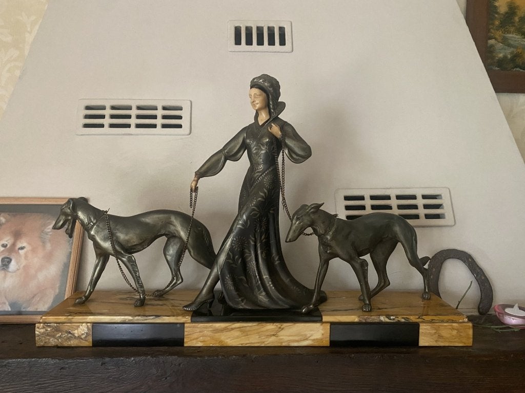 Sculpture R. Scali – La Dame aux Chiens, Antiek en Kunst, Ophalen, Art deco, 50 - 100 cm, Beeld
