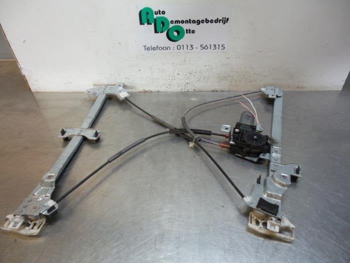 Mécanique vitre 2portes avant droite d'un Peugeot Partner (, -, 3 mois de garantie, Utilisé, -