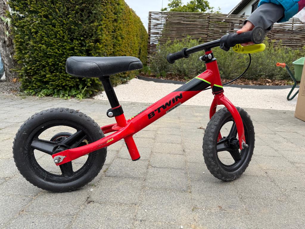 Btwin loopfiets decathlon rood, Ophalen, Zo goed als nieuw, Loopfiets