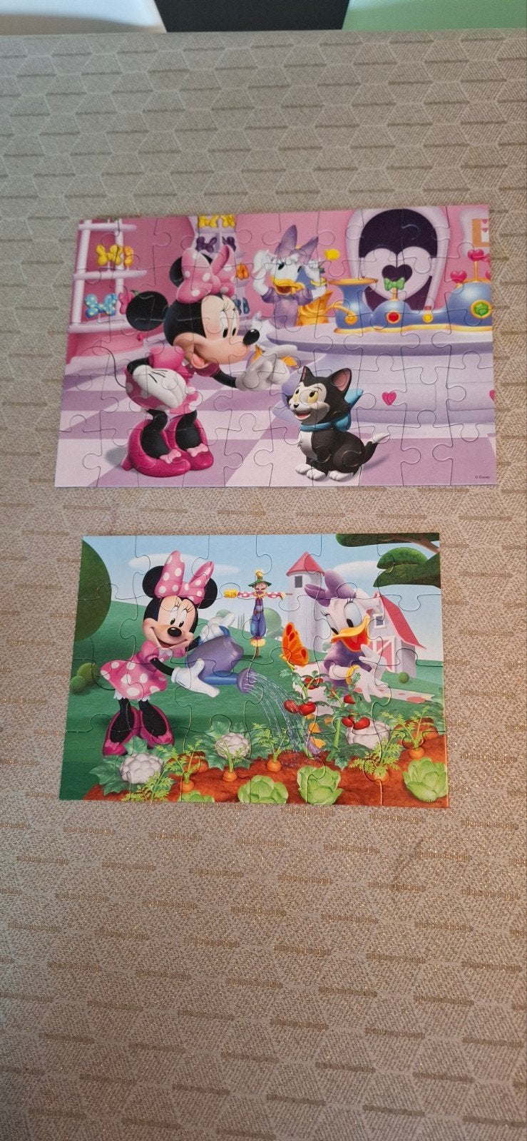 Disney Junior Minnie Mouse puzzel 2 puzzels 24stuks en 50stu, Kinderen en Baby's, Speelgoed | Kinderpuzzels, Ophalen, 10 tot 50 stukjes