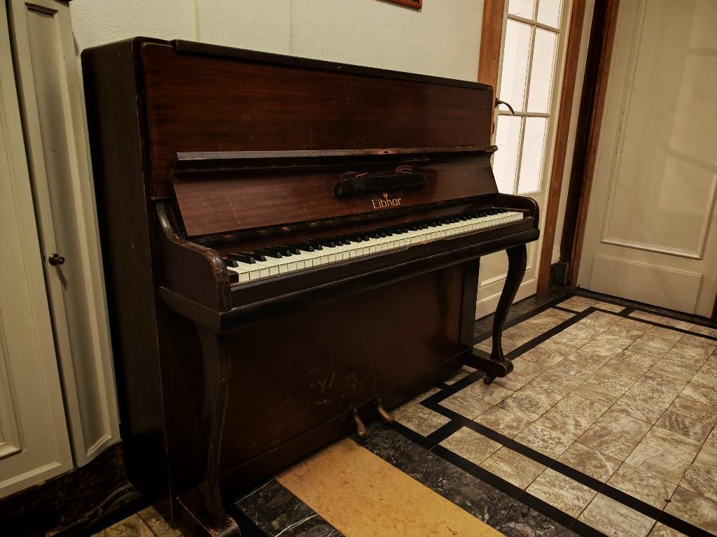 Piano droit Eibhar à donner – Rez-de-chaussée, Musique & Instruments, Enlèvement, Utilisé, Brun, Piano