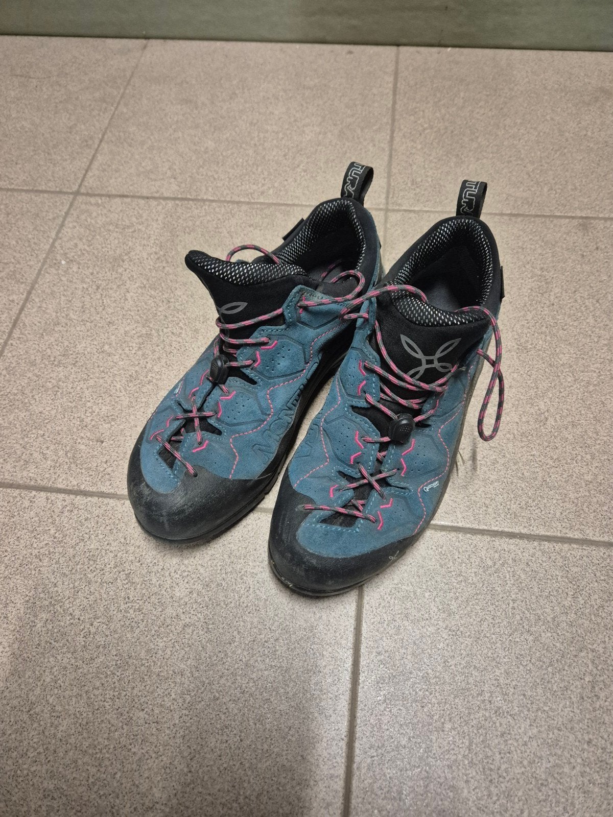 Chaussures de marche Montura taille 38, Enlèvement ou Envoi, Utilisé, Chaussures