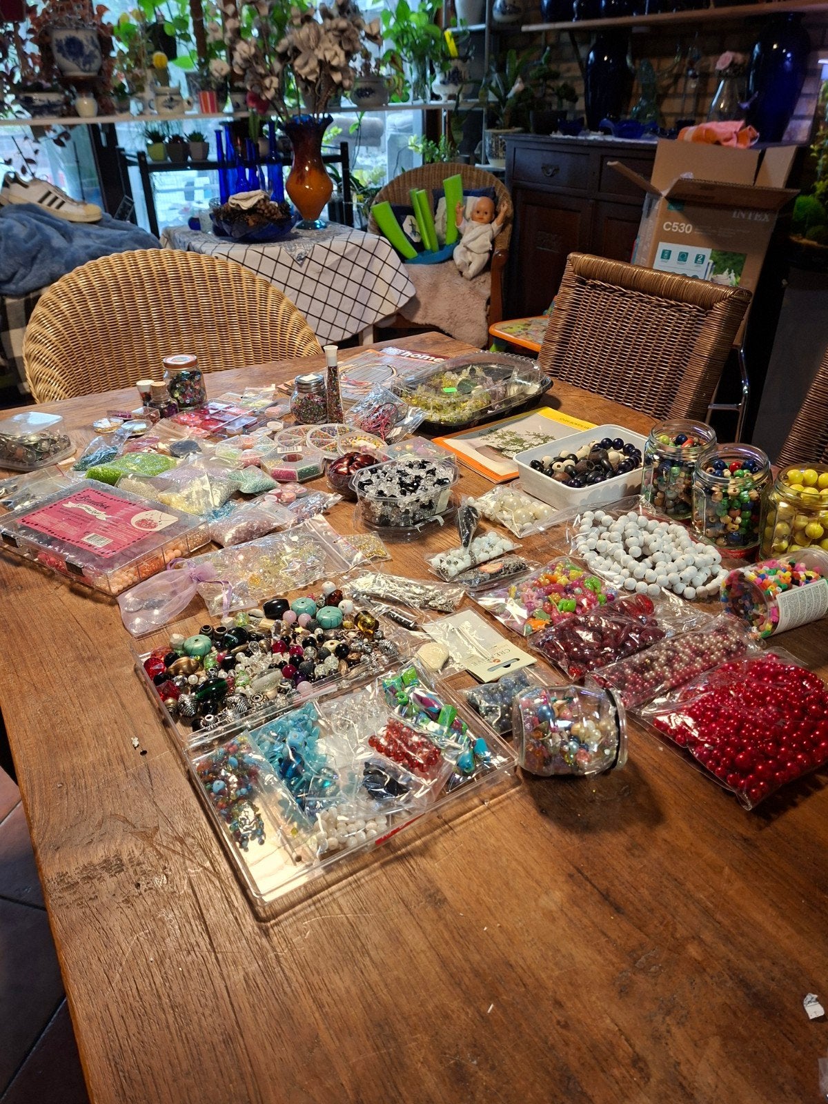 Veel kralen en paar juweel maak boekjes., Hobby & Loisirs créatifs, Fabrication de Perles & Bijoux, Enlèvement