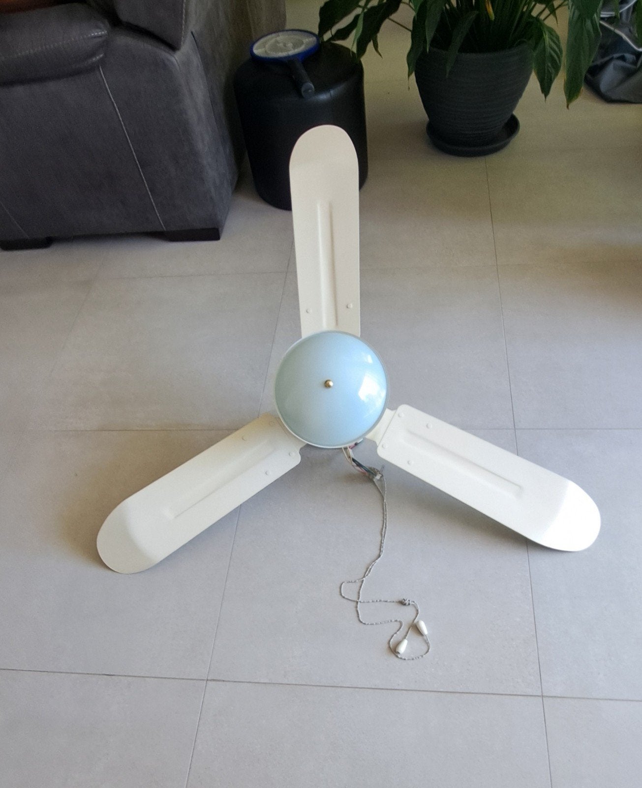Ventilateur de plafond avec éclairage 25€ diamètre 95 SANS L, Enlèvement, Ventilateur de plafond