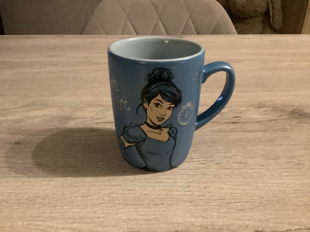 Disney Cinderella mok (Nieuw) (11 cm), Verzamelen, Disney, Ophalen of Verzenden, Assepoester of Belle, Nieuw, Servies