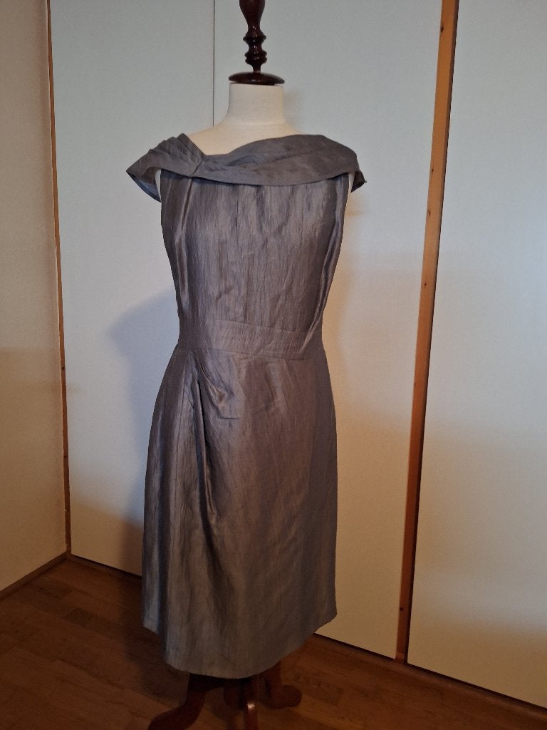 Feestelijk linnen jurkje - Mt 42, Kleding | Dames, Gelegenheidskleding, Maat 42/44 (L), Cocktailjurk, Ophalen of Verzenden, Zo goed als nieuw