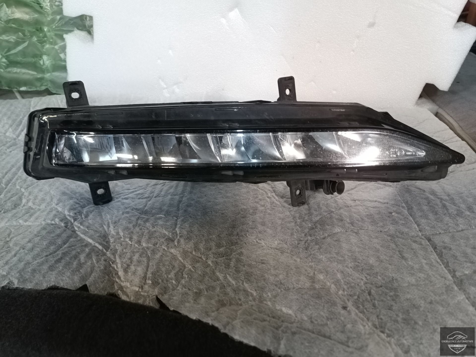 Skoda Superb 3V Facelift LED Dagrijverlichting R 3V0941700B, Tr. Vaclava Klementa 869
293 01  Mlada Boleslav, CZ, Skoda, Skoda Auto a.s.