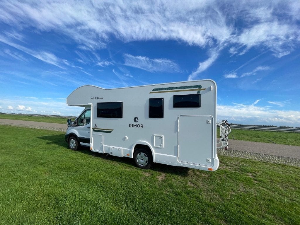Rimor Kilig 5 uit 2026 11000 km, Caravans en Kamperen, Automaat, Alkoof, Ringverwarming, Ford