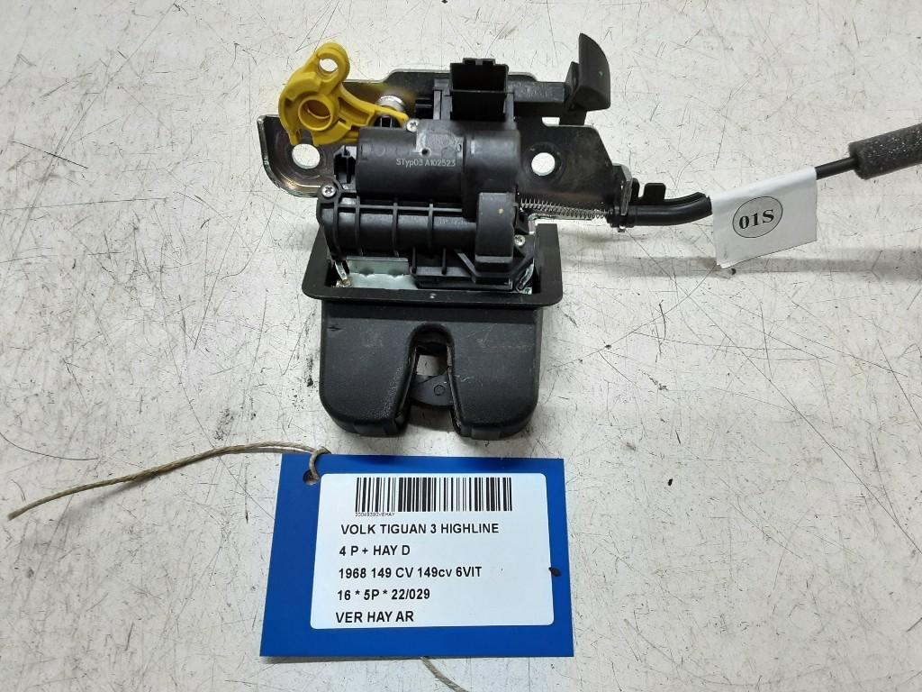 SERRURE COFFRE Volkswagen Tiguan (AD1) (5TA827506C), Utilisé, Volkswagen, Haillon arrière