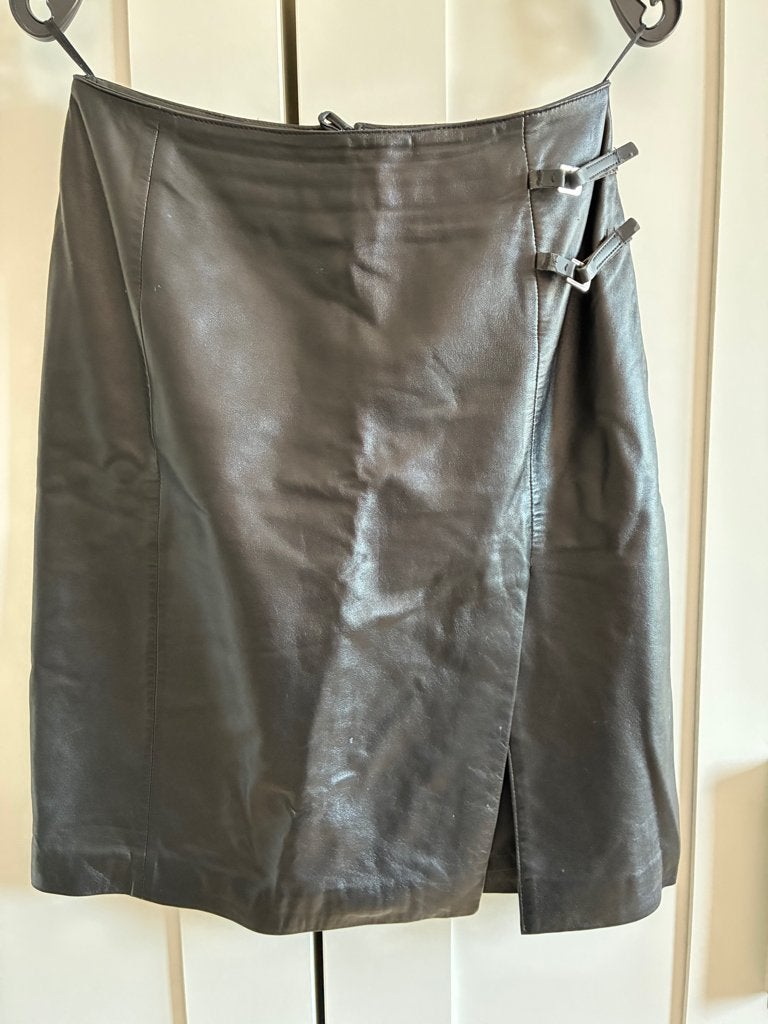 JUPE EN CUIR, Vêtements | Femmes, Enlèvement, Porté, Noir
