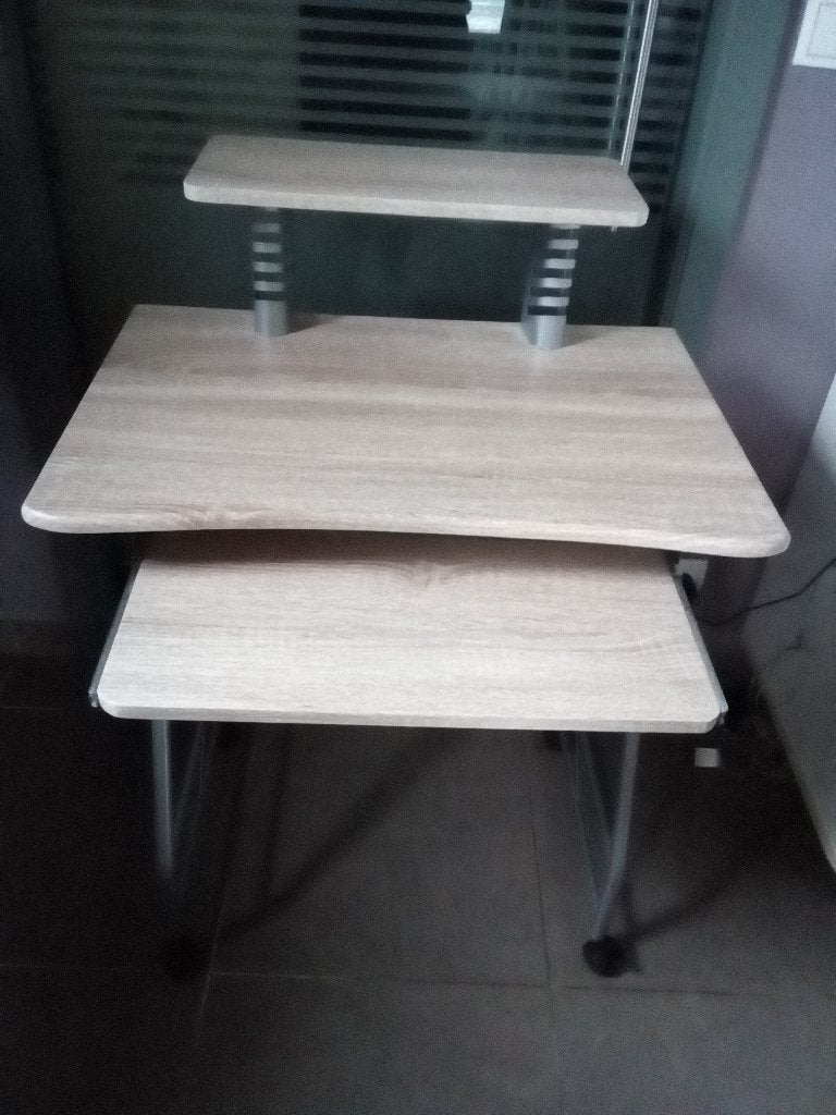 Bureau sur roulettes avec tablette pour ordinateur, Enlèvement, Comme neuf