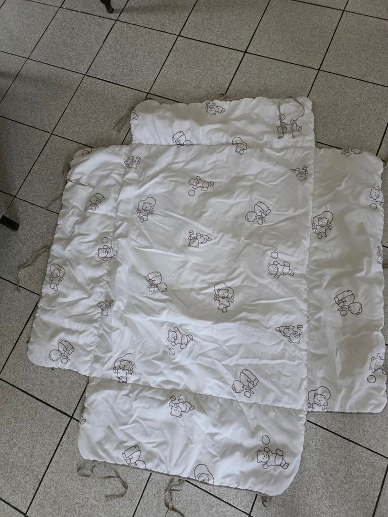 Tapis de parc avec bordure/tapis de parc avec bordure, Enfants & Bébés, Enlèvement ou Envoi, Comme neuf, Carré, Tapis de parc