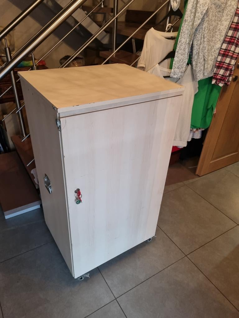 Muziek kast  met mengtafel, Ophalen