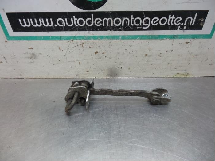 Butée 4portes avant droite d'un Opel Corsa (Corsa C 00-), Autos : Pièces & Accessoires, -, Opel, 3 mois de garantie, Utilisé