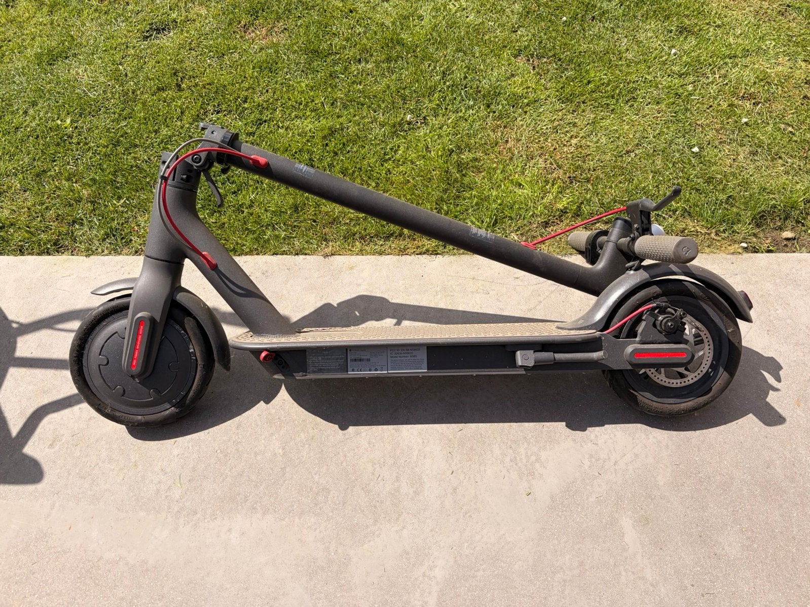 Xiaomi Mi Electric Scooter M365: opvouwbaar, onderhoud nodig, Fietsen en Brommers, Steps, Ophalen of Verzenden, Gebruikt, Elektrische step (E-scooter)