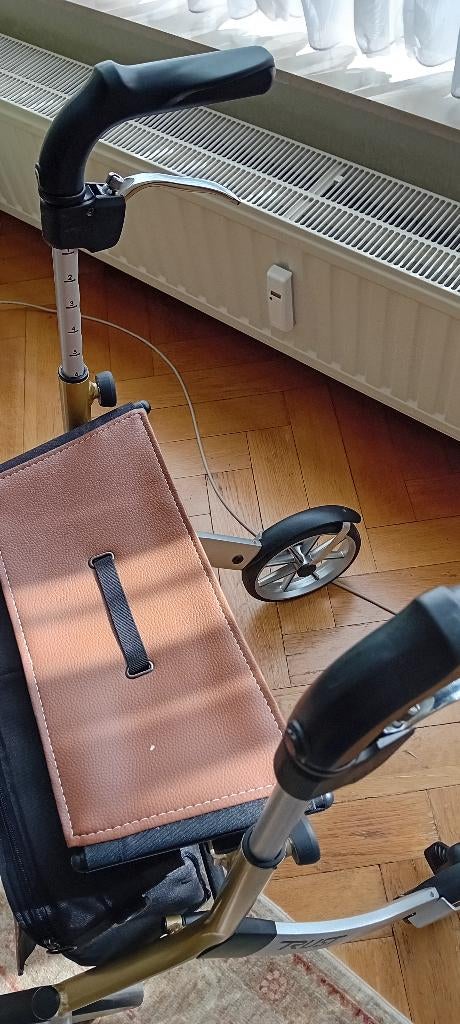 ROLLATOR te koop, Ophalen, Opvouwbaar, Zo goed als nieuw