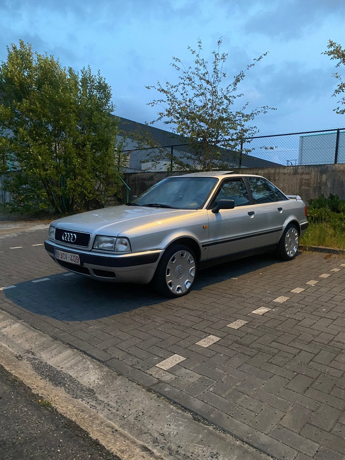 Audi 80 1.9 td✅, Auto's, Voorwielaandrijving, Stof, Zwart, Xenon verlichting